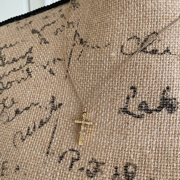 Meet your Posher, Shey (aka, @1modestbeauty) - Picture 7 of 10